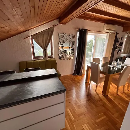 Oliva Apartment *
