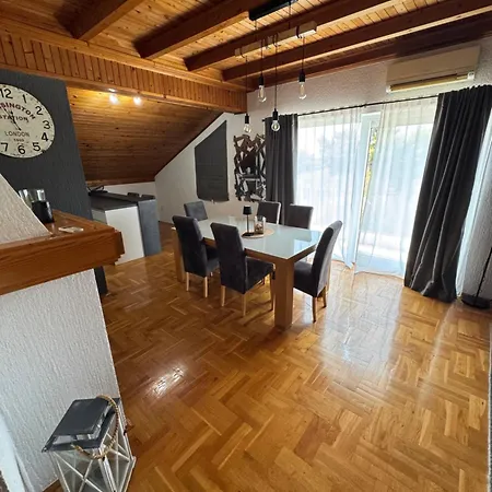 Oliva Apartmán *